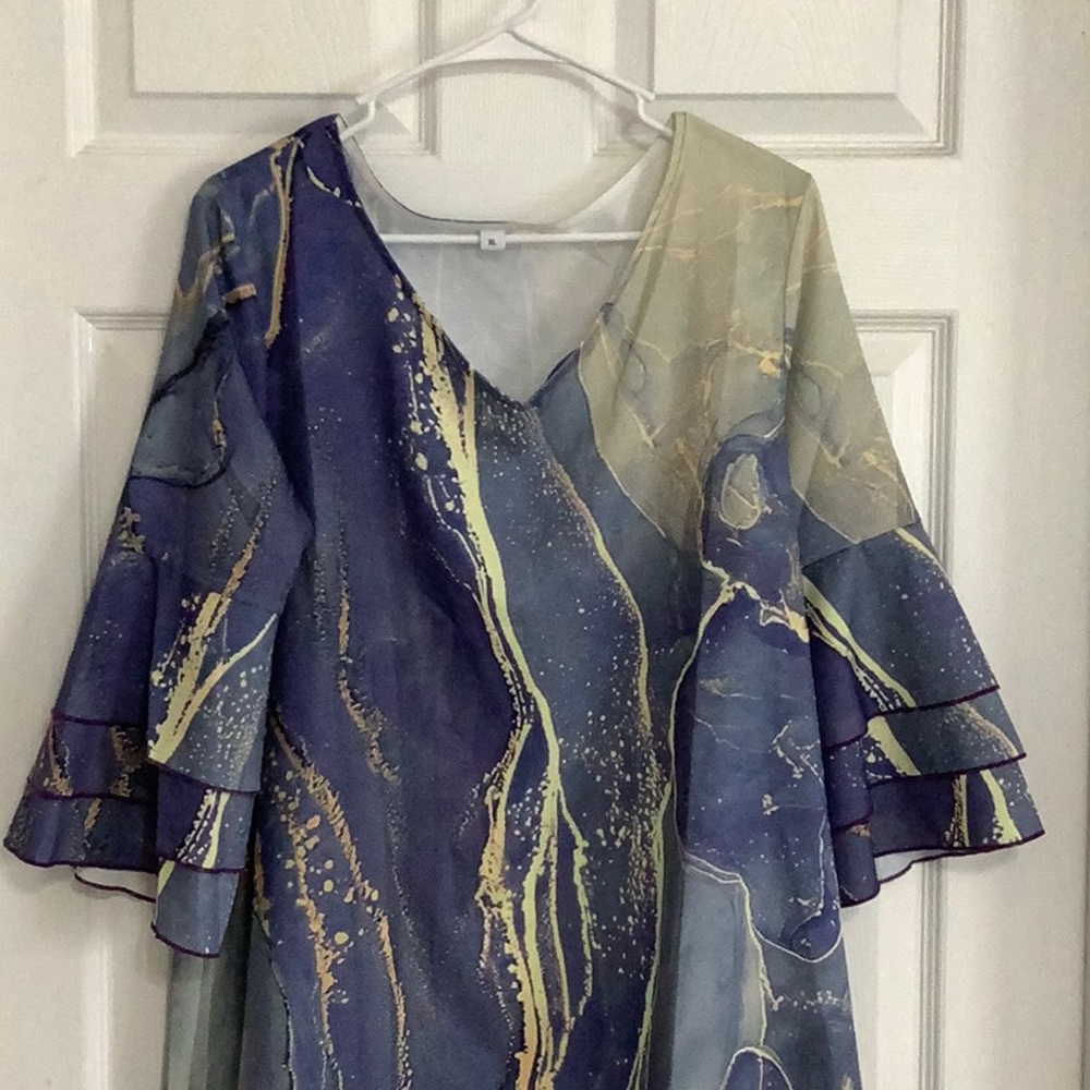 3/4 sleeve multi tiers gold and shimmer